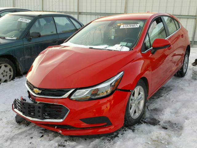 3G1BE6SM0HS558358 - 2017 CHEVROLET CRUZE LT RED photo 2