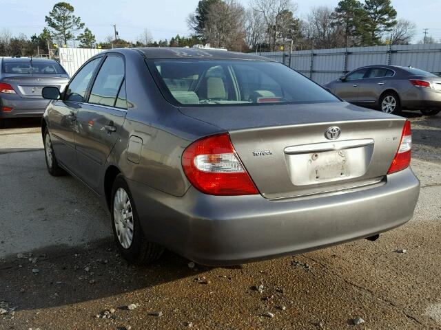 4T1BE32K62U506983 - 2002 TOYOTA CAMRY LE GRAY photo 3