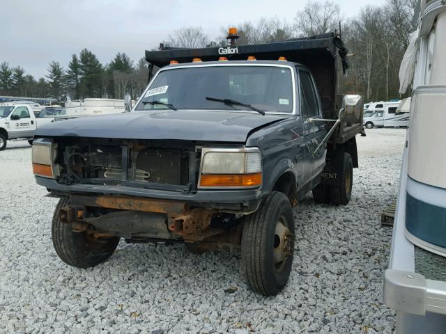 2FDKF38F9SCA55670 - 1995 FORD F350 GRAY photo 2