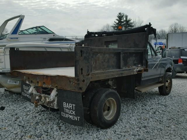 2FDKF38F9SCA55670 - 1995 FORD F350 GRAY photo 4