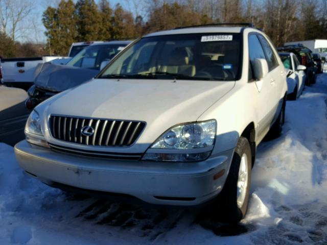 JT6HF10U0Y0114450 - 2000 LEXUS RX 300 WHITE photo 2