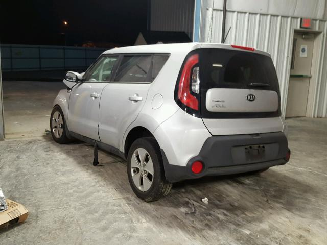 KNDJN2A26G7868605 - 2016 KIA SOUL SILVER photo 3