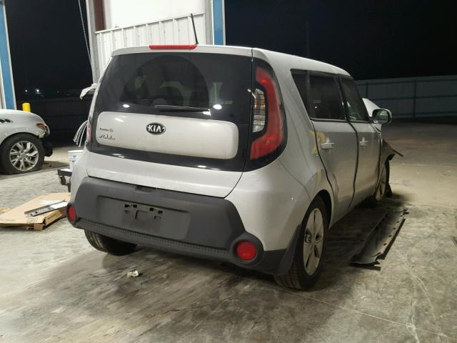 KNDJN2A26G7868605 - 2016 KIA SOUL SILVER photo 4