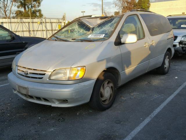 4T3ZF13C23U549796 - 2003 TOYOTA SIENNA LE SILVER photo 2