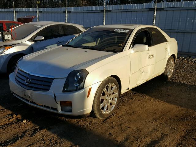 1G6DM577940180660 - 2004 CADILLAC CTS WHITE photo 2