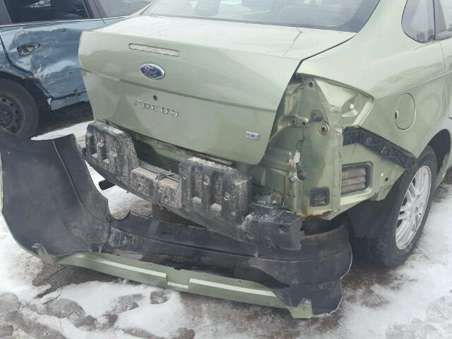 1FAHP35N28W247040 - 2008 FORD FOCUS SE GREEN photo 9