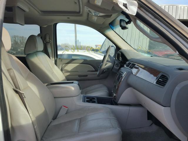 1GNFK16348J241035 - 2008 CHEVROLET SUBURBAN K WHITE photo 5