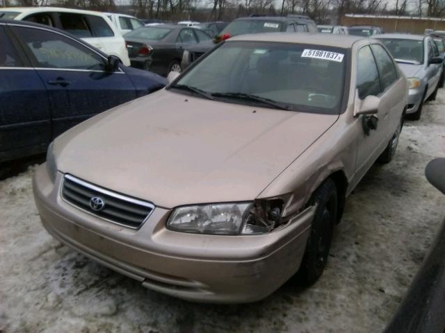 JT2BG22K2Y0517870 - 2000 TOYOTA CAMRY CE BEIGE photo 2