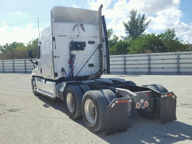 1FUJGLDRXBSBA8960 - 2011 FREIGHTLINER CASCADIA 1 WHITE photo 3