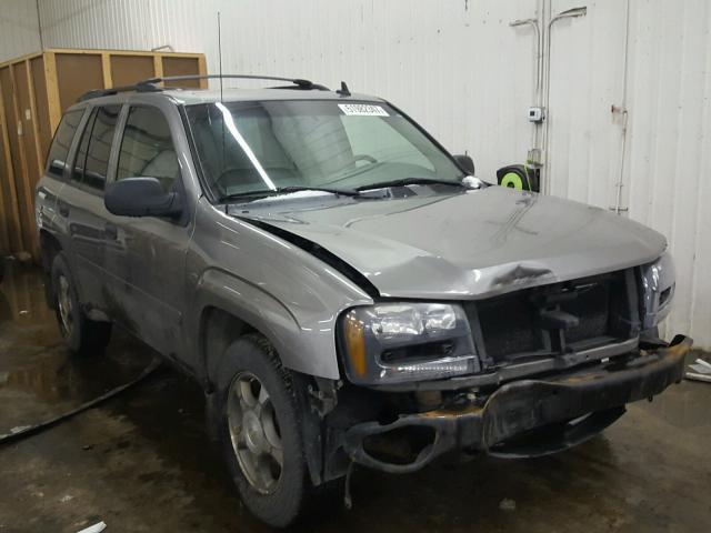 1GNDT13S272267058 - 2007 CHEVROLET TRAILBLAZE GRAY photo 1