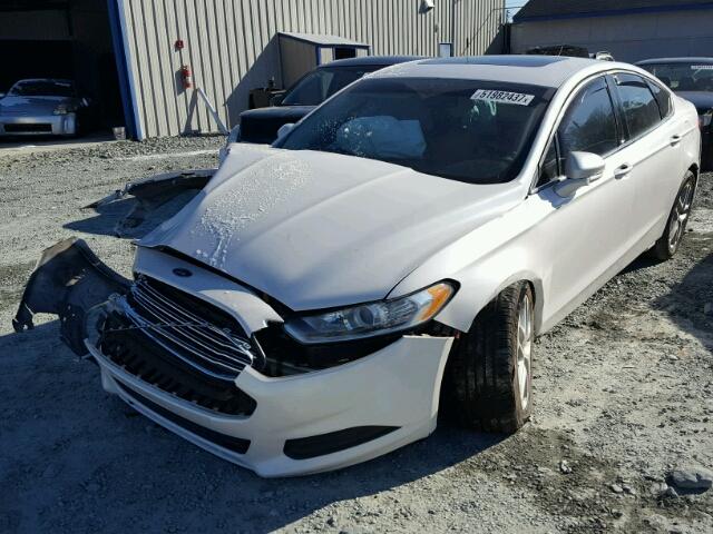 3FA6P0H79DR137957 - 2013 FORD FUSION SE WHITE photo 2