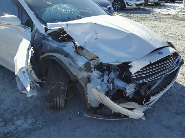 3FA6P0H79DR137957 - 2013 FORD FUSION SE WHITE photo 9