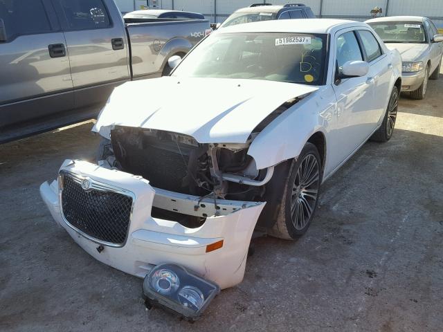 2C3CA2CV9AH279866 - 2010 CHRYSLER 300 S WHITE photo 2