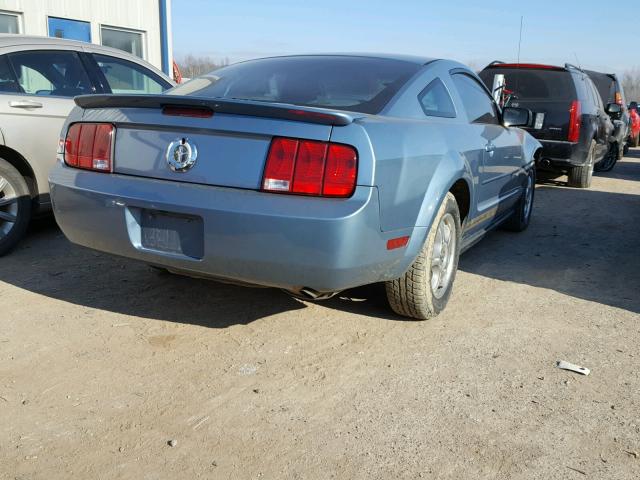 1ZVFT80N675260490 - 2007 FORD MUSTANG BLUE photo 4