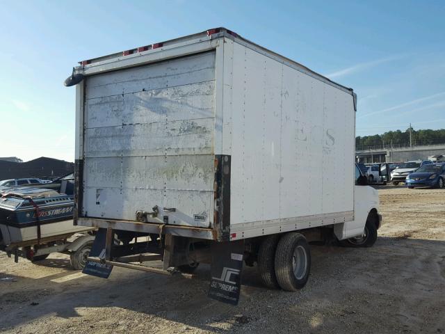 1GB3G2BA8A1135690 - 2010 CHEVROLET EXPRESS G3 WHITE photo 4