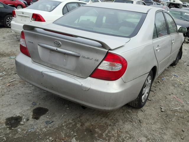 4T1BE32K24U883927 - 2004 TOYOTA CAMRY LE ვერცხლისფერი ფოტო 4