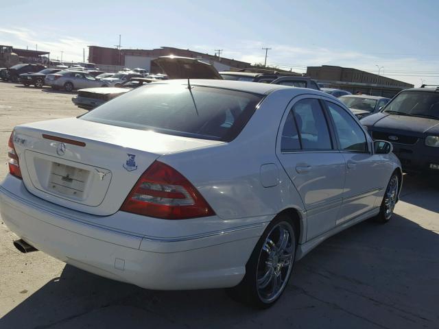 WDBRF52H36F809969 - 2006 MERCEDES-BENZ C GENERATI WHITE photo 4