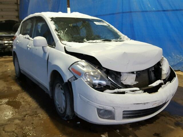 3N1BC13E28L381137 - 2008 NISSAN VERSA S WHITE photo 1