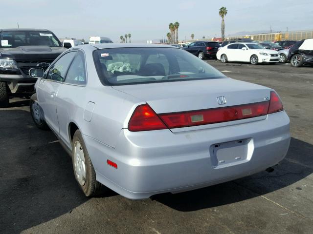 1HGCG224X1A036361 - 2001 HONDA ACCORD LX SILVER photo 3