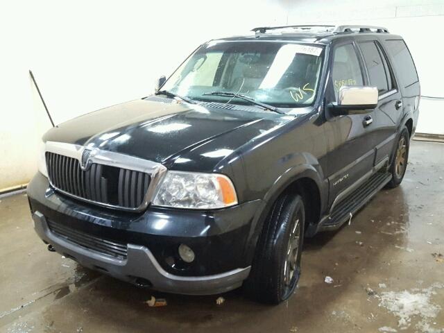 5LMFU28R73LJ38546 - 2003 LINCOLN NAVIGATOR BLACK photo 2