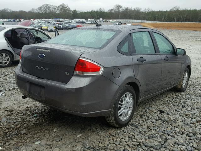 1FAHP3FN1BW158789 - 2011 FORD FOCUS SE GRAY photo 4