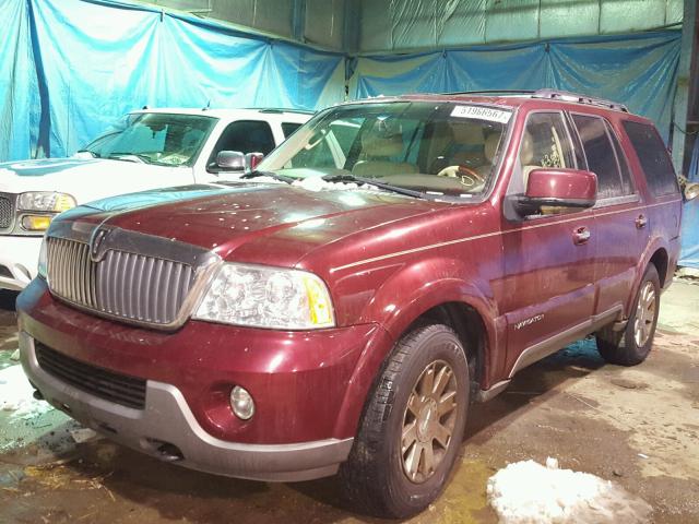 5LMFU28R34LJ18747 - 2004 LINCOLN NAVIGATOR RED photo 2