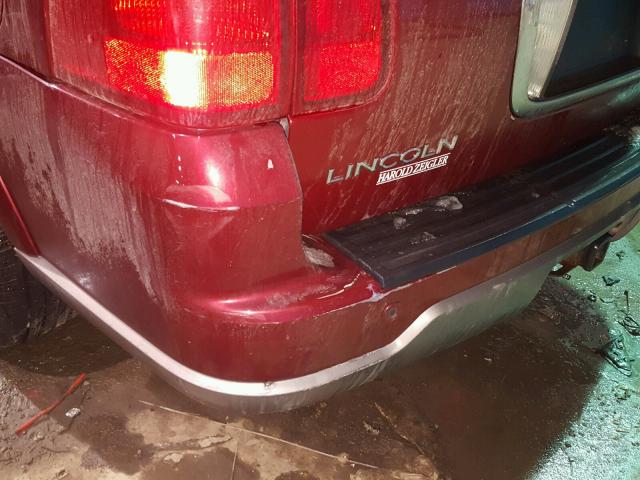 5LMFU28R34LJ18747 - 2004 LINCOLN NAVIGATOR წითელი ფოტო 9