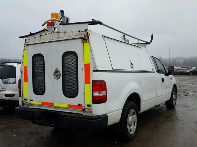 1FTRF12238KB80374 - 2008 FORD F150 Biały zdjęcie 4