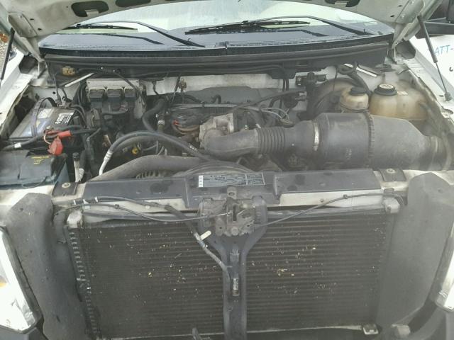 1FTRF12238KB80374 - 2008 FORD F150 Biały zdjęcie 7