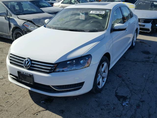 1VWBP7A32DC140543 - 2013 VOLKSWAGEN PASSAT SE WHITE photo 2