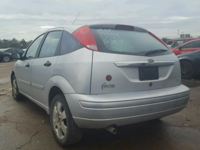 3FAFP37332R139846 - 2002 FORD FOCUS ZX5 SILVER photo 3