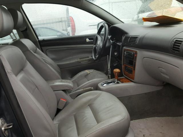 WVWRH63B33P259285 - 2003 VOLKSWAGEN PASSAT GLX BLUE photo 5