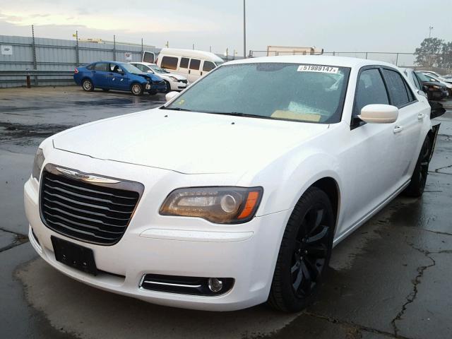 2C3CCABGXEH236747 - 2014 CHRYSLER 300 S WHITE photo 2