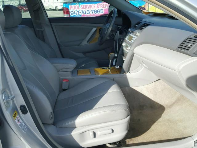 4T1BK46KX7U025151 - 2007 TOYOTA CAMRY NEW SILVER photo 5