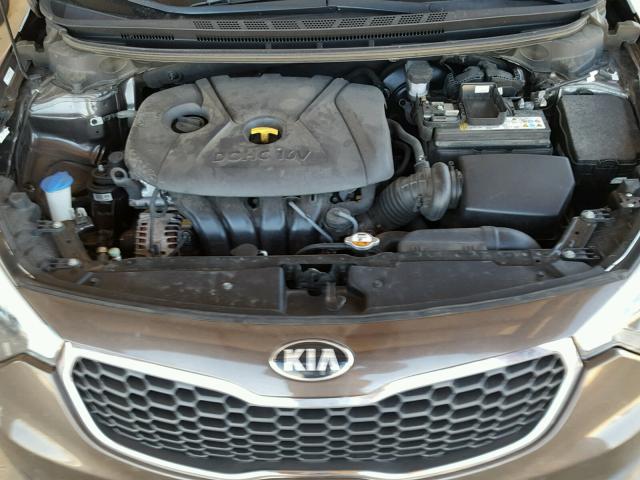 KNAFX4A67E5096880 - 2014 KIA FORTE LX BROWN photo 7