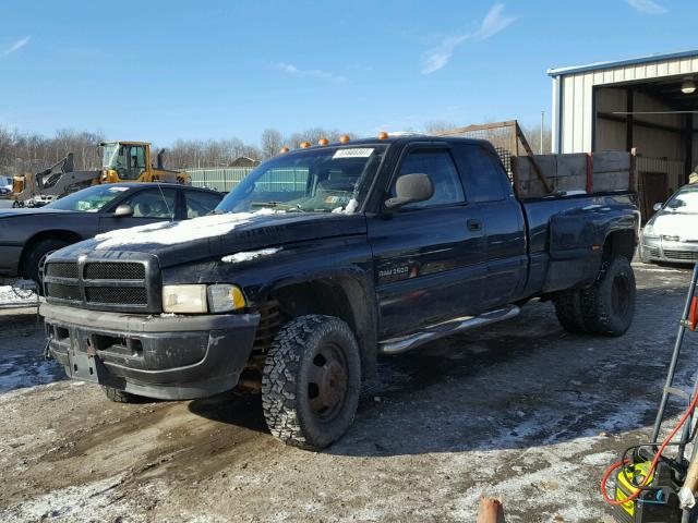 1B7MF33D4WJ142984 - 1998 DODGE RAM 3500 BLACK photo 2