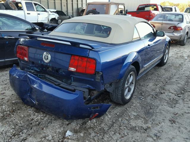 1ZVHT84NX65106608 - 2006 FORD MUSTANG BLUE photo 4