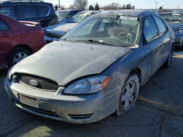 1FAFP53UX6A169744 - 2006 FORD TAURUS SE GREEN photo 2