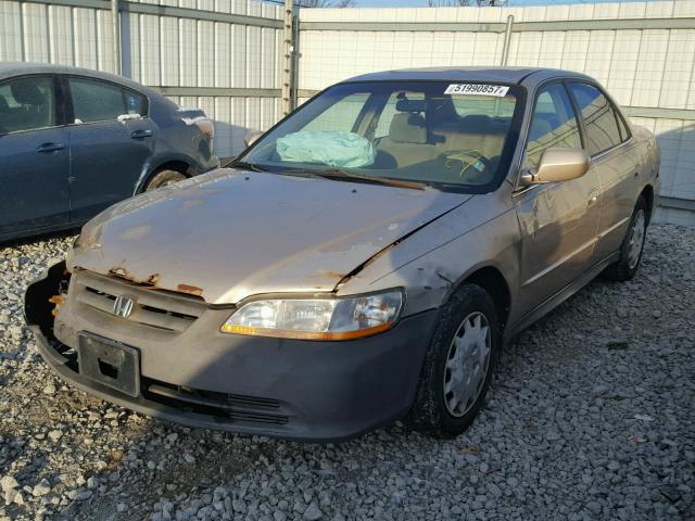 1HGCG56482A074636 - 2002 HONDA ACCORD LX GOLD photo 2