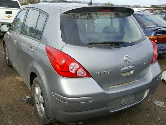 3N1BC13E47L402035 - 2007 NISSAN VERSA S GRAY photo 3