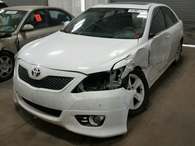 4T1BF3EK9BU662539 - 2011 TOYOTA CAMRY BASE WHITE photo 2