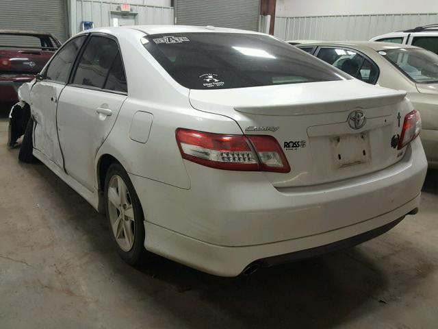 4T1BF3EK9BU662539 - 2011 TOYOTA CAMRY BASE WHITE photo 3