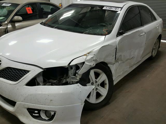 4T1BF3EK9BU662539 - 2011 TOYOTA CAMRY BASE WHITE photo 9