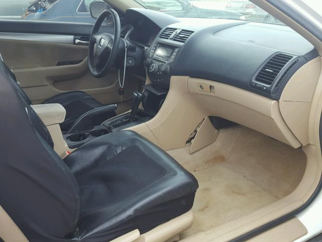 1HGCM72345A014911 - 2005 HONDA ACCORD LX WHITE photo 5