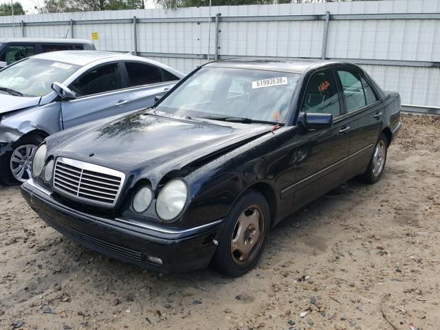 WDBJF72F1VA101562 - 1997 MERCEDES-BENZ E 420 BLACK photo 2