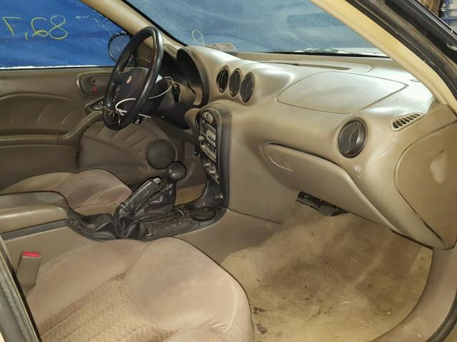 1G2NF52E94M527564 - 2004 PONTIAC GRAND AM S BEIGE photo 5