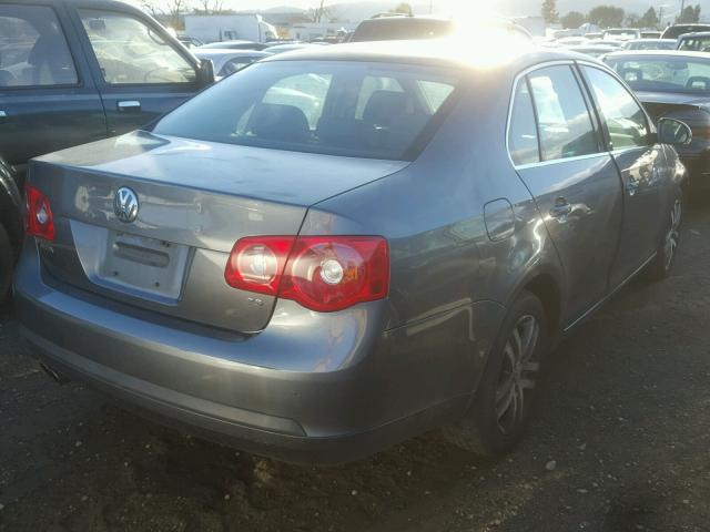 3VWRG71K56M763971 - 2006 VOLKSWAGEN JETTA 2.5 SILVER photo 4