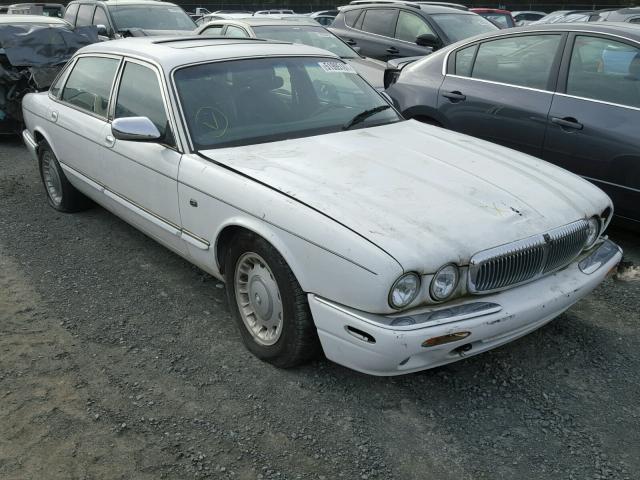 SAJKX6240WC822359 - 1998 JAGUAR VANDENPLAS WHITE photo 1