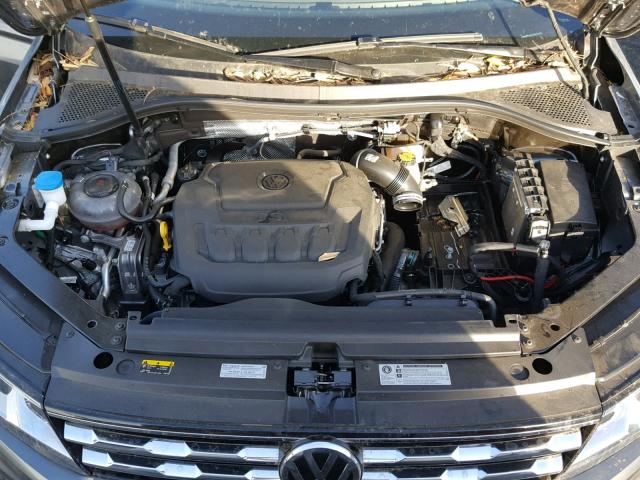 3VV3B7AX5JM092086 - 2018 VOLKSWAGEN TIGUAN SE Сірий фото 7