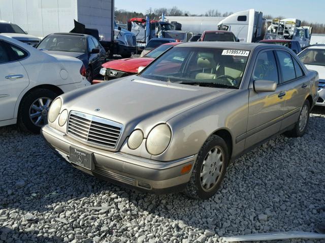 WDBJF55F4VA340670 - 1997 MERCEDES-BENZ E 320 TAN photo 2